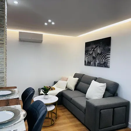 La Plaza Del Pilar *